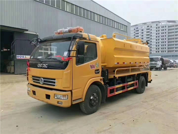 東風(fēng)8方清洗吸污車生產(chǎn)廠家直銷.jpg