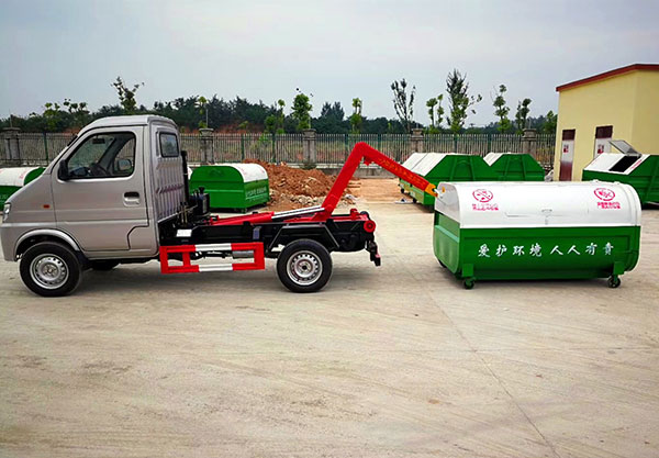 長(zhǎng)安3方鉤臂式垃圾車(chē).jpg